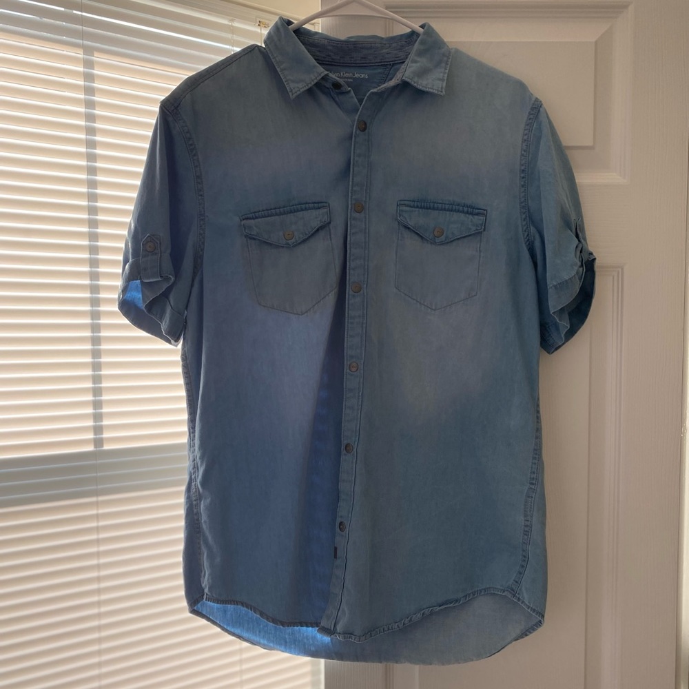 ❤️‍🩹SOLD❤️‍🩹 Calvin Klein Denim Chambray Shirt